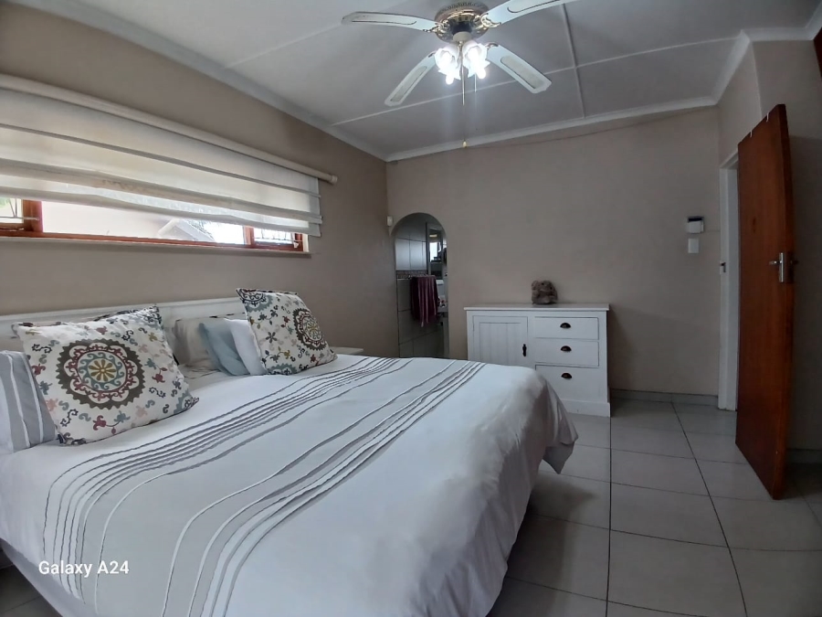 5 Bedroom Property for Sale in Beacon Bay Eastern Cape